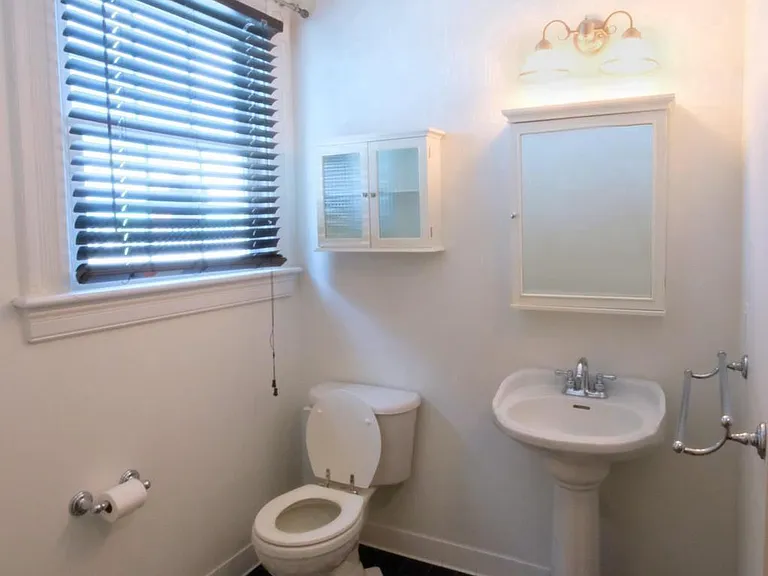 303 Charles St #2E — Photo 9