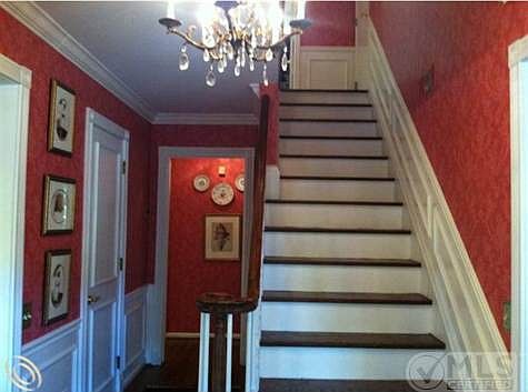 foyer.jpg