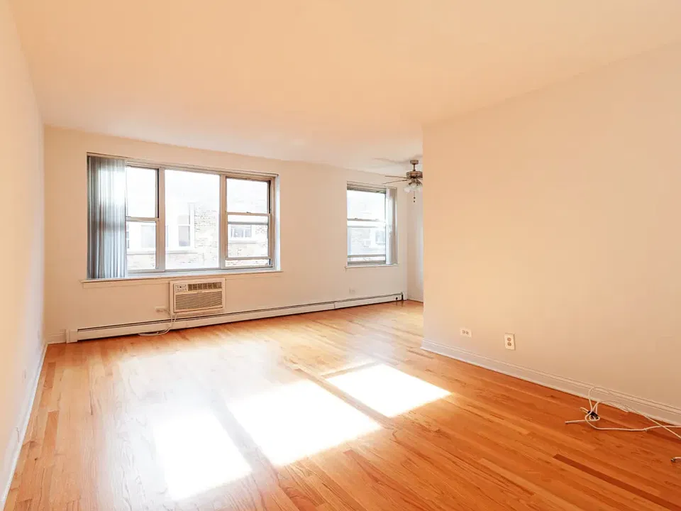 3711 N Pine Grove Ave #3710-206
