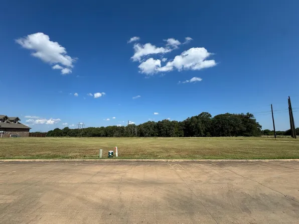 3615 Summerhill Dr, Paris, TX 75462