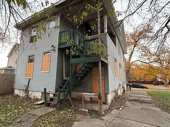 2nd image of 1504 N Linn St