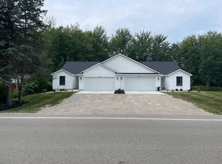 18675 174th Ave, Spring Lake, MI 49456