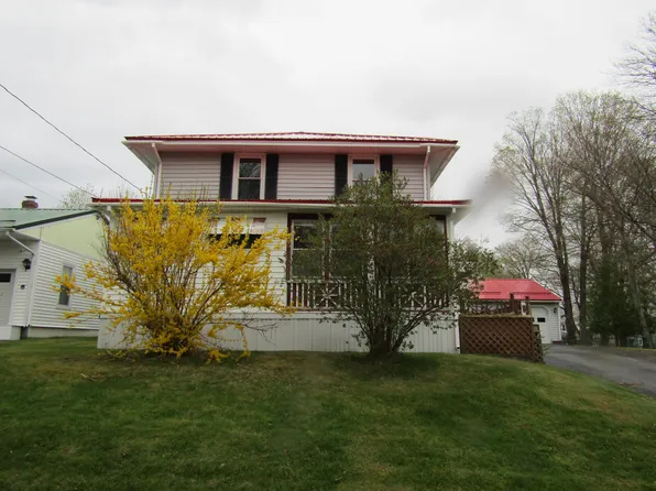 37 Cedar Street, East Millinocket, ME 04430