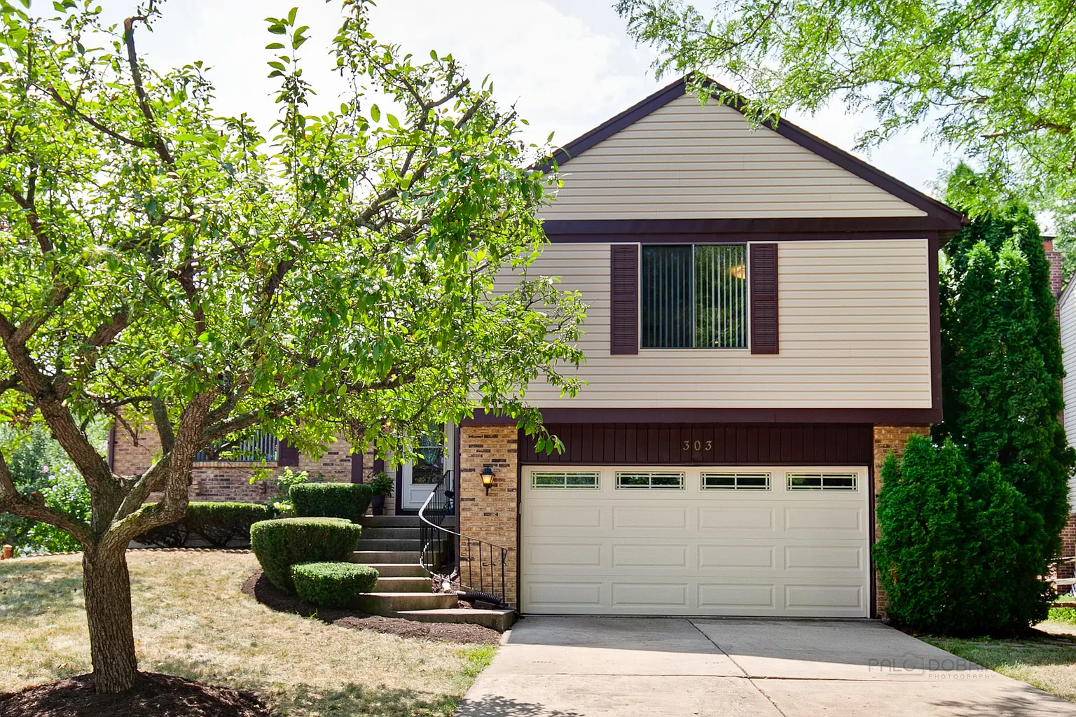 303 Abbey Ln photo 1
