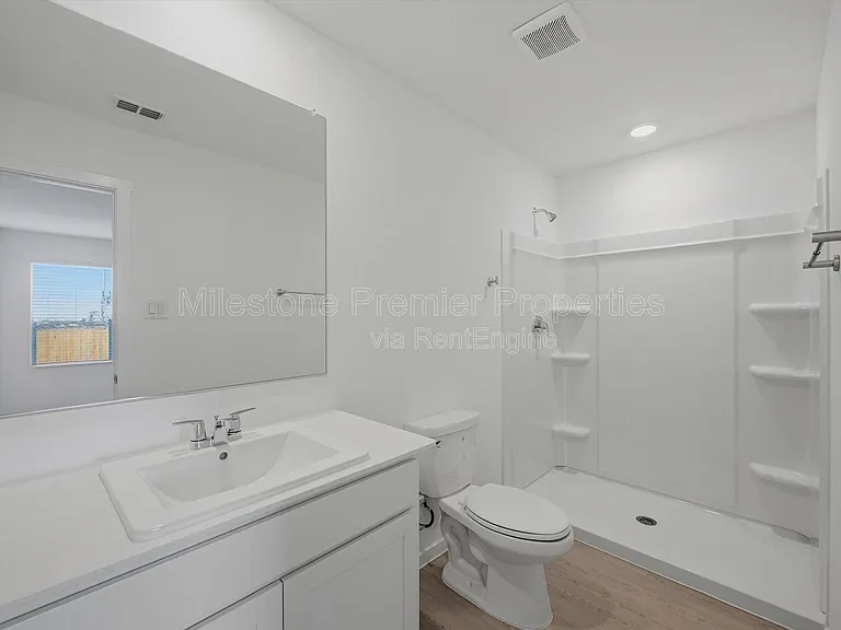 3719 Longleaf Dr — Photo 14
