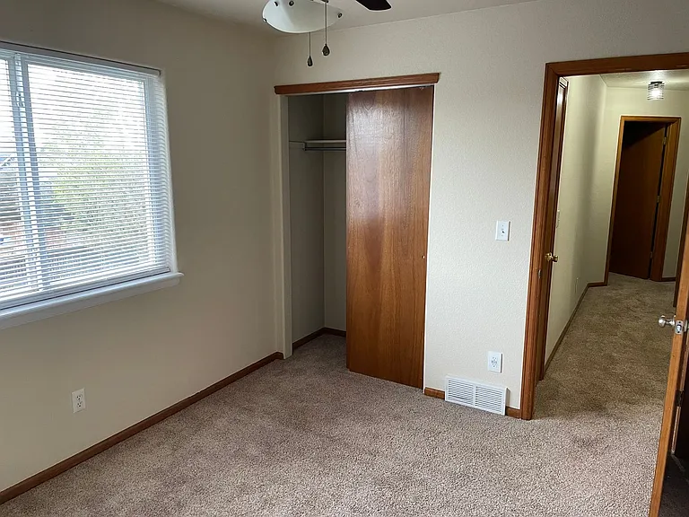 494 S Tamera Ave — Photo 25