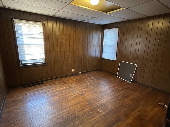 2nd image of 1332 Medford Ave
