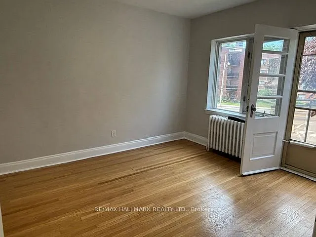 111 Oriole Pkwy #202 — Photo 9