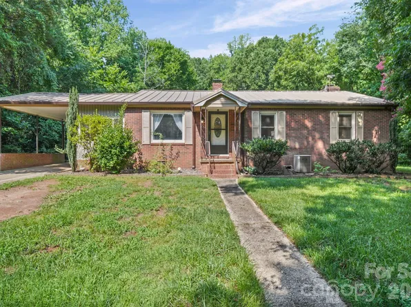 305 N Milford Dr, Salisbury, NC 28144
