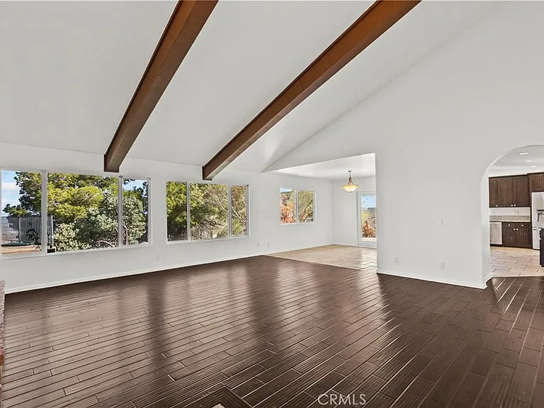 1138 Lakeview Dr — Photo 12