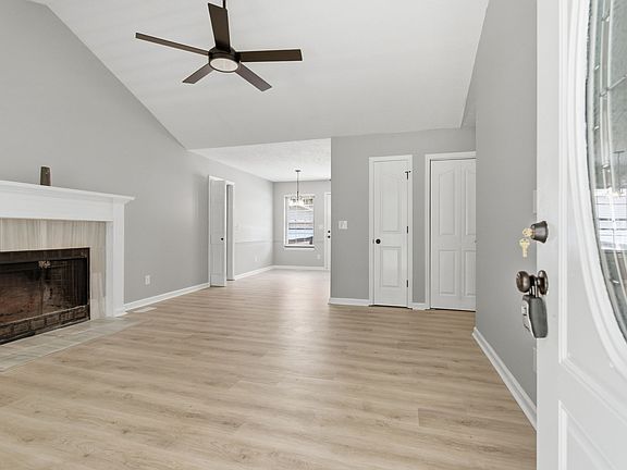 4th image of 10044 Roanoke Dr