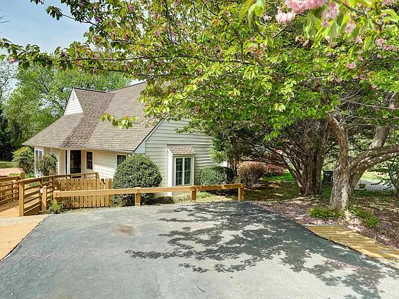 4th image of 1253 Clover Ridge Pl