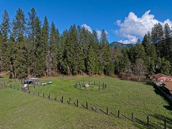 3rd image of 6324 E Evans Creek Rd