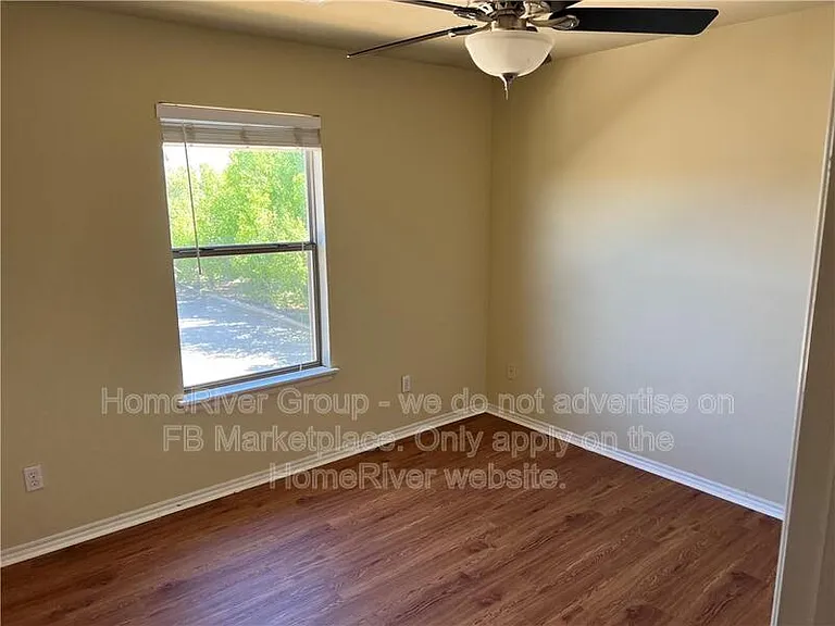 11137 SW 5th St — Photo 12