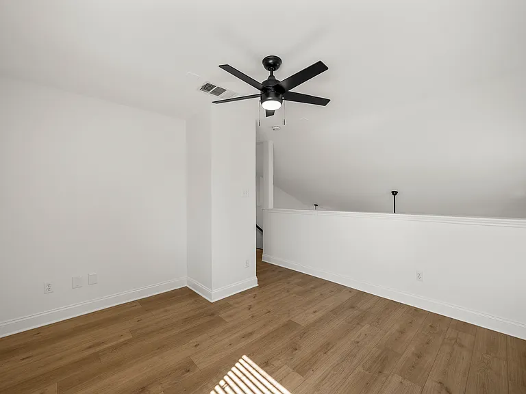 bonus room (office, playroom, game room, tv room)