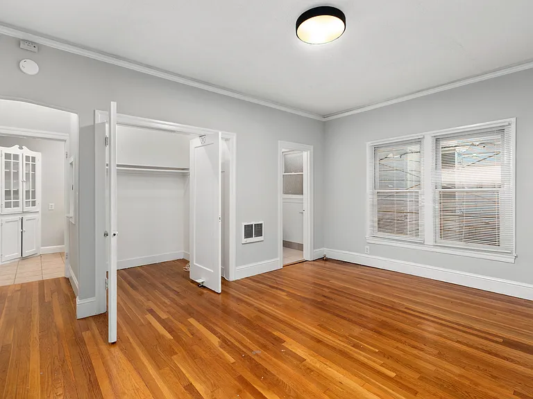 2040 Jefferson St #205 — Photo 1