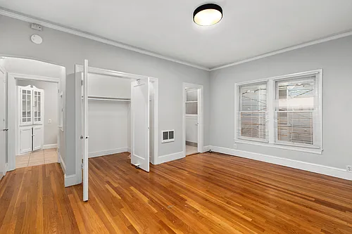 2040 Jefferson St Photo 1