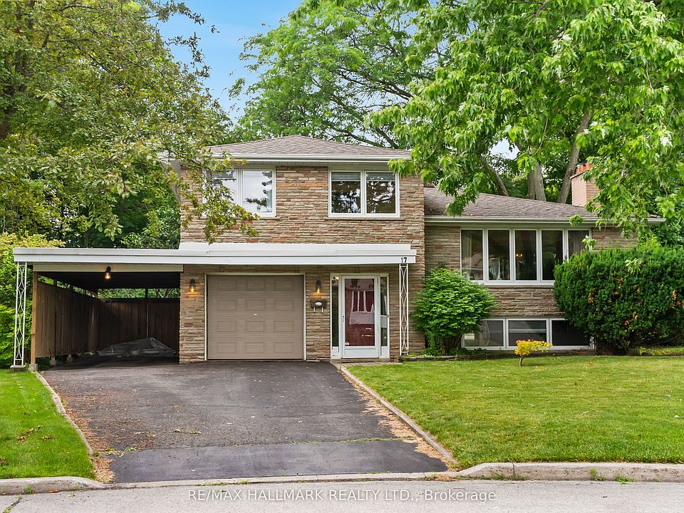 1st image of 17 Greenyards Dr