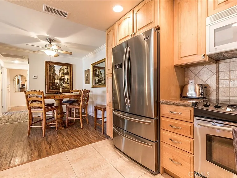 928 Avenue Majorca #O — Photo 19