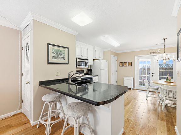 4th image of 705 26th Ave. S #H