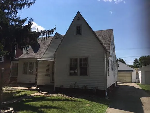 1505 Marshall Ave photo 1