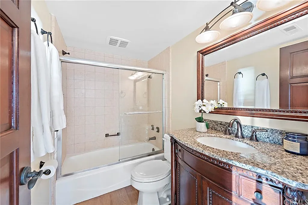 3 bed, 2561 sqft, $11,000 — Photo 4