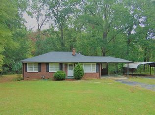 129 Utopia Acres Rd, Greenwood, SC 29646