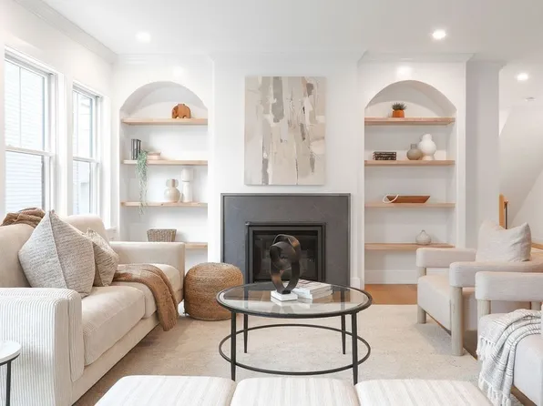 20 Jay St #1, Somerville, MA 02144