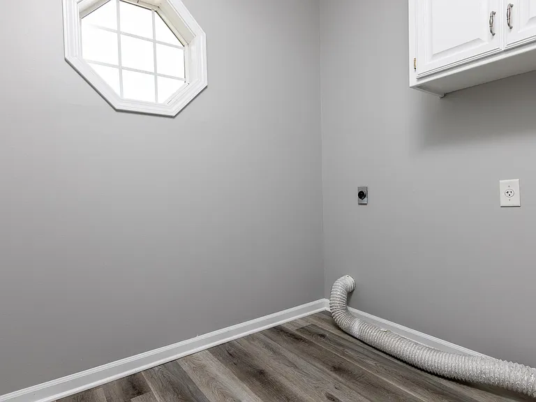 11246 N Madison Ave — Photo 18