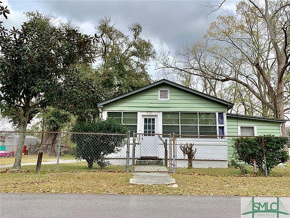 2nd image of 4122 5th St