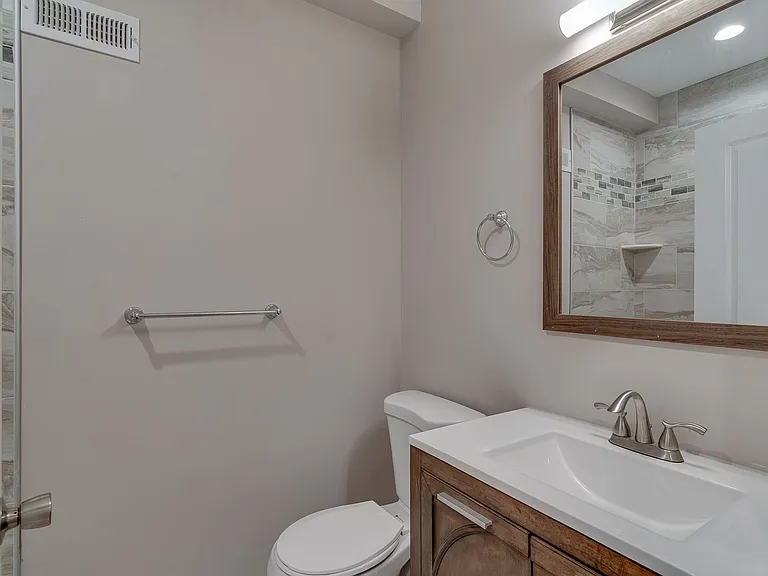 1436 N Corlies St — Photo 14