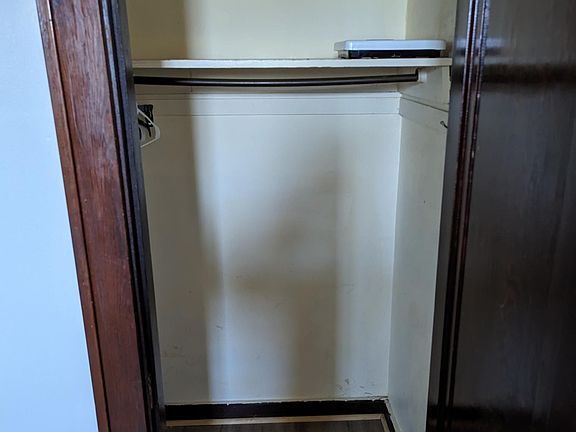 4th image of 3964 Keokuk St #2F