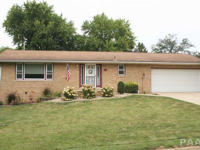 111 Julian Ave, East Peoria, IL, 61611