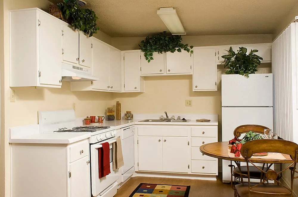 Walden Glen Apartments — Photo 1