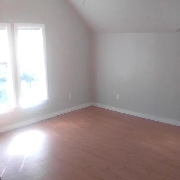 528 N Louisa Ave — Photo 1