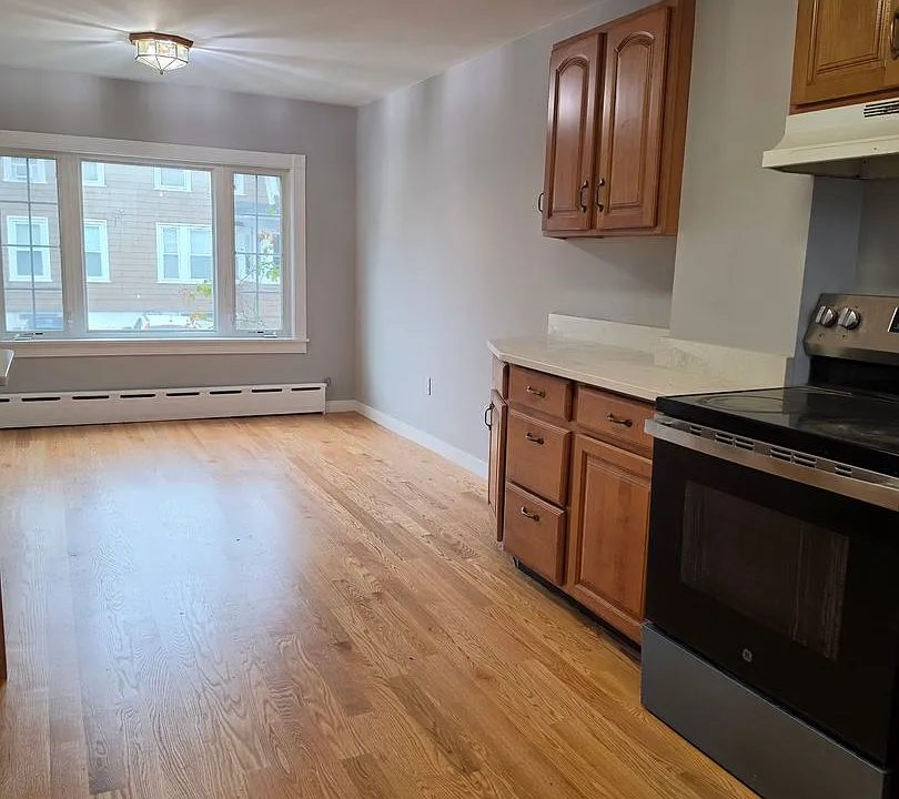 38 Strathmore Rd
