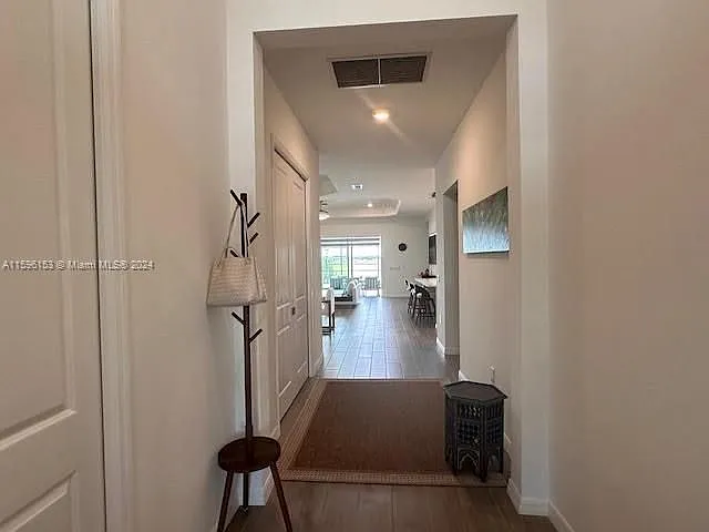 4 bed, 3.0 bath, 2400 sqft, $9,000 — Photo 2