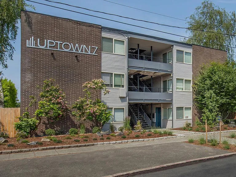 Uptown 7 Apartments — Photo 5