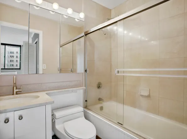 250 East 40th Street image 8 of 9