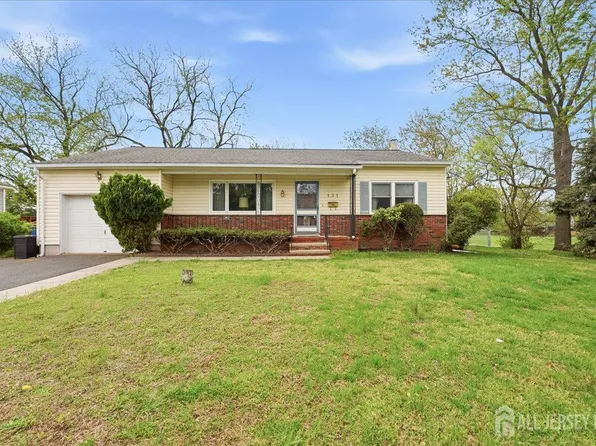 131 Maple Pl, South Plainfield, NJ 07080