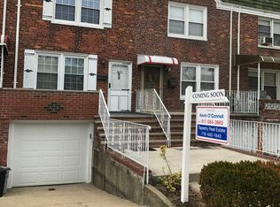 4230 195th St, Flushing, NY 11358