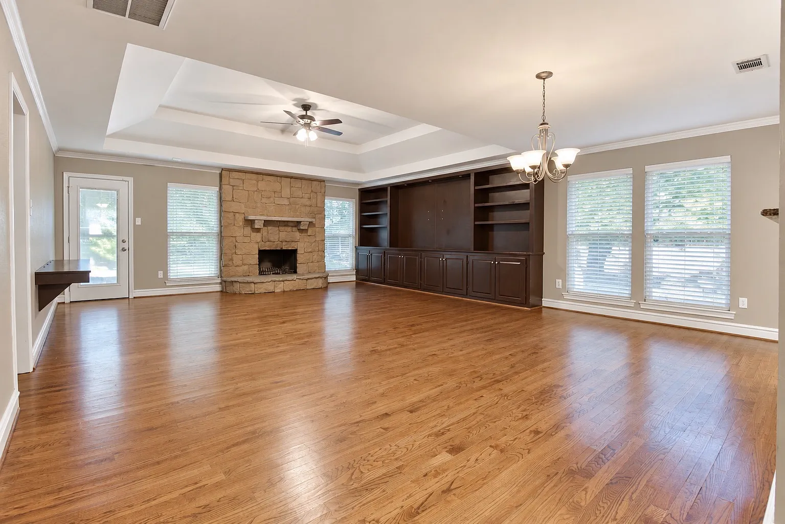 3 bed, 1506 sqft, $2,400 — Photo 2
