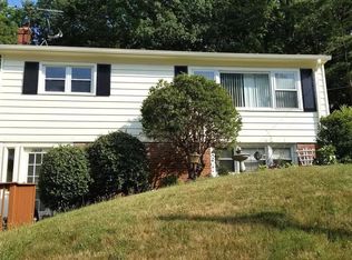 1909 Willow Ln, Woodbridge, VA 22191