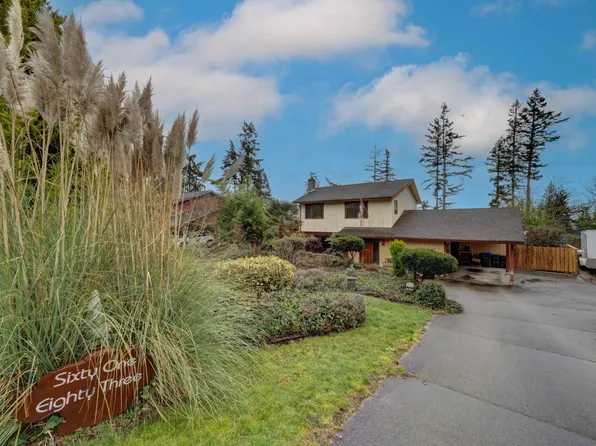 6183 Bligh Rd, Sechelt, BC V7Z 0M1