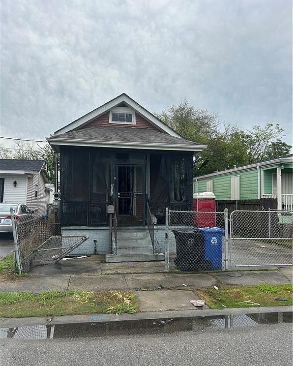 1st image of 2033 Mazant St