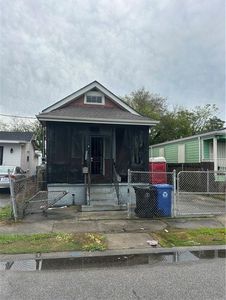 2033 Mazant St, New Orleans, LA, 70117