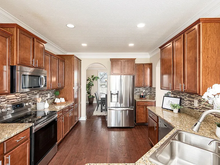 1104 Balmoral Dr #1 — Photo 23