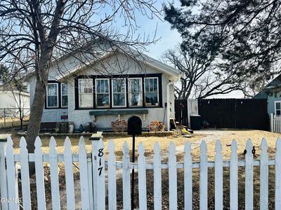 817 3rd Ave SE, Jamestown, ND, 58401