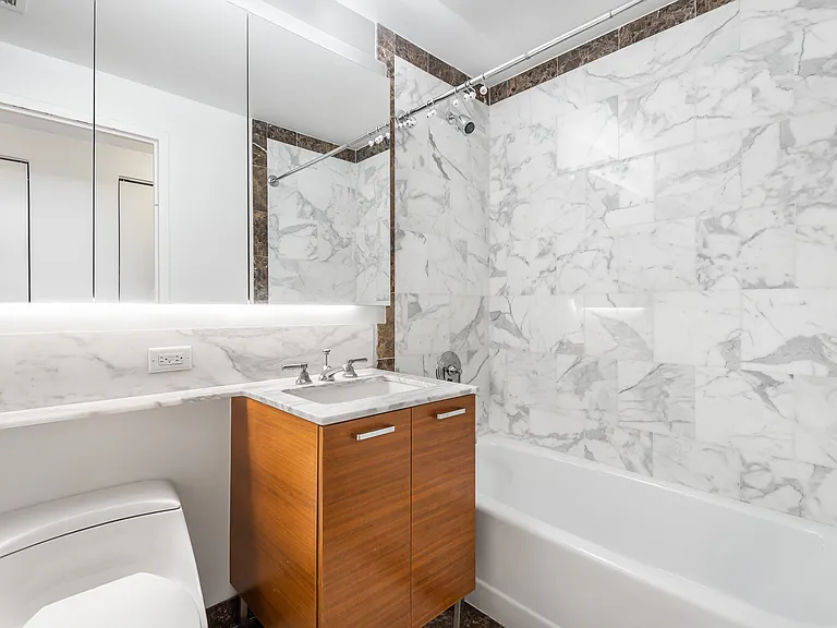 415 Main St #2-F — Photo 6