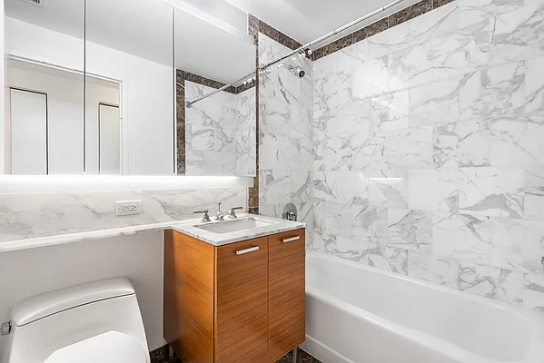 Bathroom, photo 1